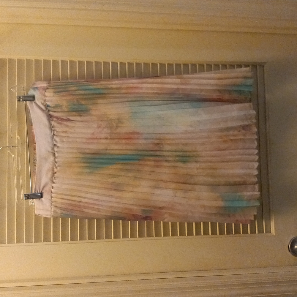 Multi color pleated skirt